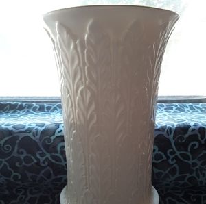 Lenox China feather design vase